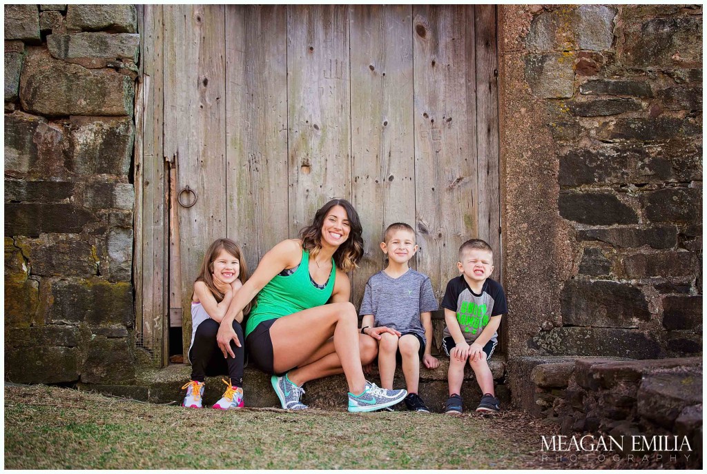 Lifestyle and branding images of Tara Bialek - 15 Star Diamond Elite Beachbody Coach, nutritionist, owner and creator of The Fit Project, and mother of 3. 